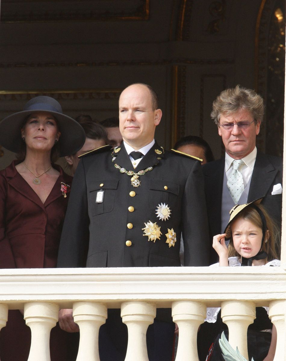 Caroline de Monaco et le prince Ernst August de Hanovre avec leur fille la princesse Alexandra et le prince Albert lors de la Fête nationale de Monaco, au balcon du palais princier, en 2007.