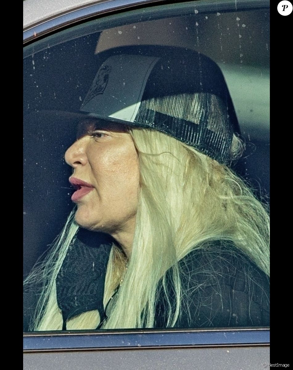 Exclusif - Tori Spelling se rend à une fête d'anniversaire à Calabasas, Los Angeles, le 13 novembre 2021.