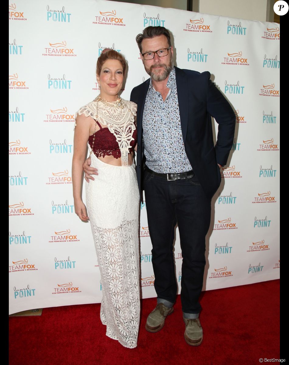Tori Spelling et son mari Dean McDermott lors de la soirée "Raising The Bar To End Parkinson's" au Laurel Point à Studio City, le 27 juillet 2016.
