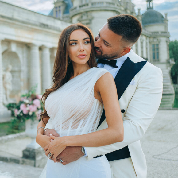 Exclusif - Mariage de Nabilla Benattia (robe de mariée créée par Jean-Paul Gaultier) et Thomas Vergara au château de Chantilly, France. © Benjamin Decoin/Bestimage