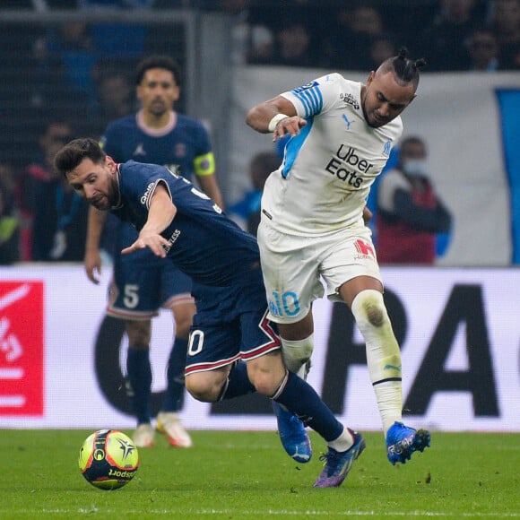 Lionel Messi et Dimitri Payet lors du match Ligue 1 Uber Eats "OM - PSG (0-0)" au stade Orange Vélodrome à Marseille, le 24 octobre 2021.