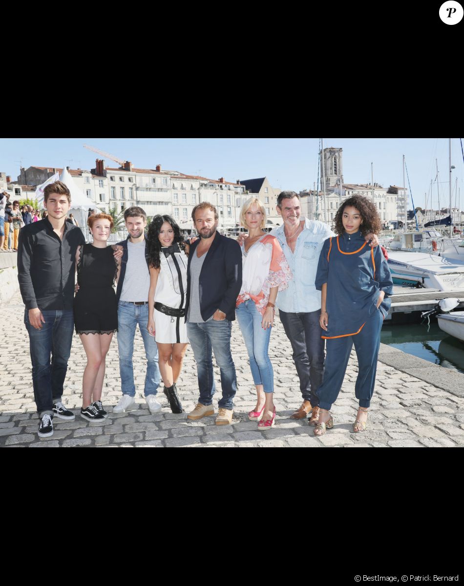 Jules Fabre, Enola Righi, Grant Lawrens, Fabienne Carat, Stéphane Henon, Rebecca Hampton, Jérôme Bertin et Manon Bresch du feuilleton télévisé "Plus belle la vie" au photocall du quatrième jour du festival international du film de La Rochelle, France, le 15 septembre 2018. © Patrick Bernard/Bestimage
