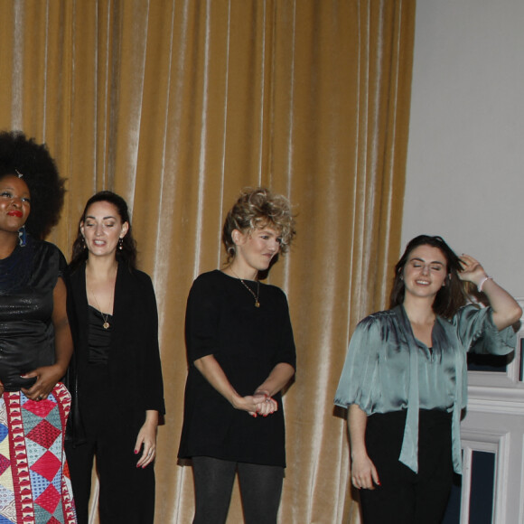 Exclusif - Marie Fugain, l'avocate Nathalie Tomasini, Séverine Ferrer, Capucine Coudrier, Maïmouna Gueye, Sheryfa Luna, Kim Schwarck, Clémence Lassalas - Showcase du spectacle "La Voie des Femmes", mis en scène Séverine Ferrer à la Mairie du 3eme de Paris. Le 25 Novembre 2021. © Denis Guignebourg / Bestimage 