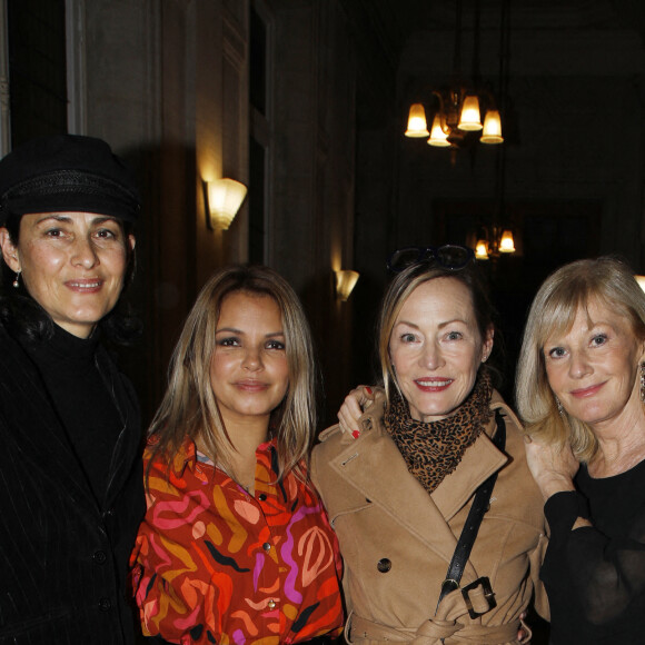 Exclusif - Delphine Malachard des Reyssiers, Séverine Ferrer, Gabrielle Lazure, Elisa Servier - Showcase du spectacle "La Voie des Femmes", mis en scène Séverine Ferrer à la Mairie du 3eme de Paris. Le 25 Novembre 2021.  © Denis Guignebourg / Bestimage 