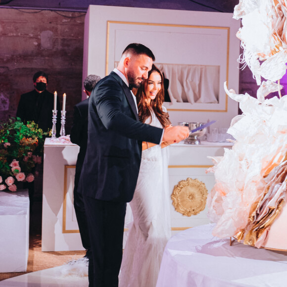 Exclusif - Mariage de Nabilla Benattia (robe de mariée créée par Jean-Paul Gaultier) et Thomas Vergara au château de Chantilly, France, le 6 juillet 2021. © Benjamin Decoin/Bestimage