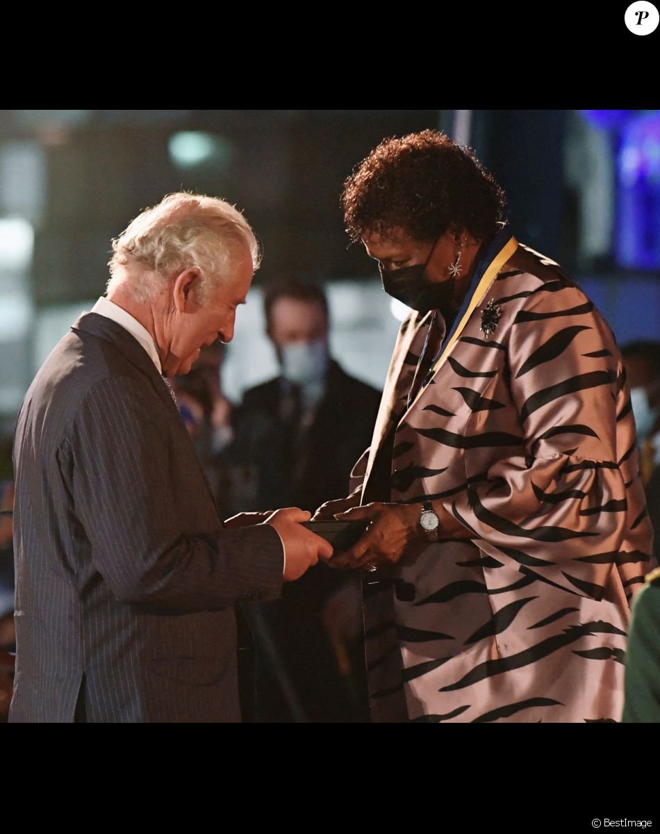 Le prince Charles, prince de Galles, Sandra Mason nouvelle présidente de la Barbade - Le prince Charles, prince de Galles assiste à la cérémonie d'investiture présidentielle en présence de Rihanna à Heroes Square à Bridgetown à la Barbade le 29 novembre 2021.
