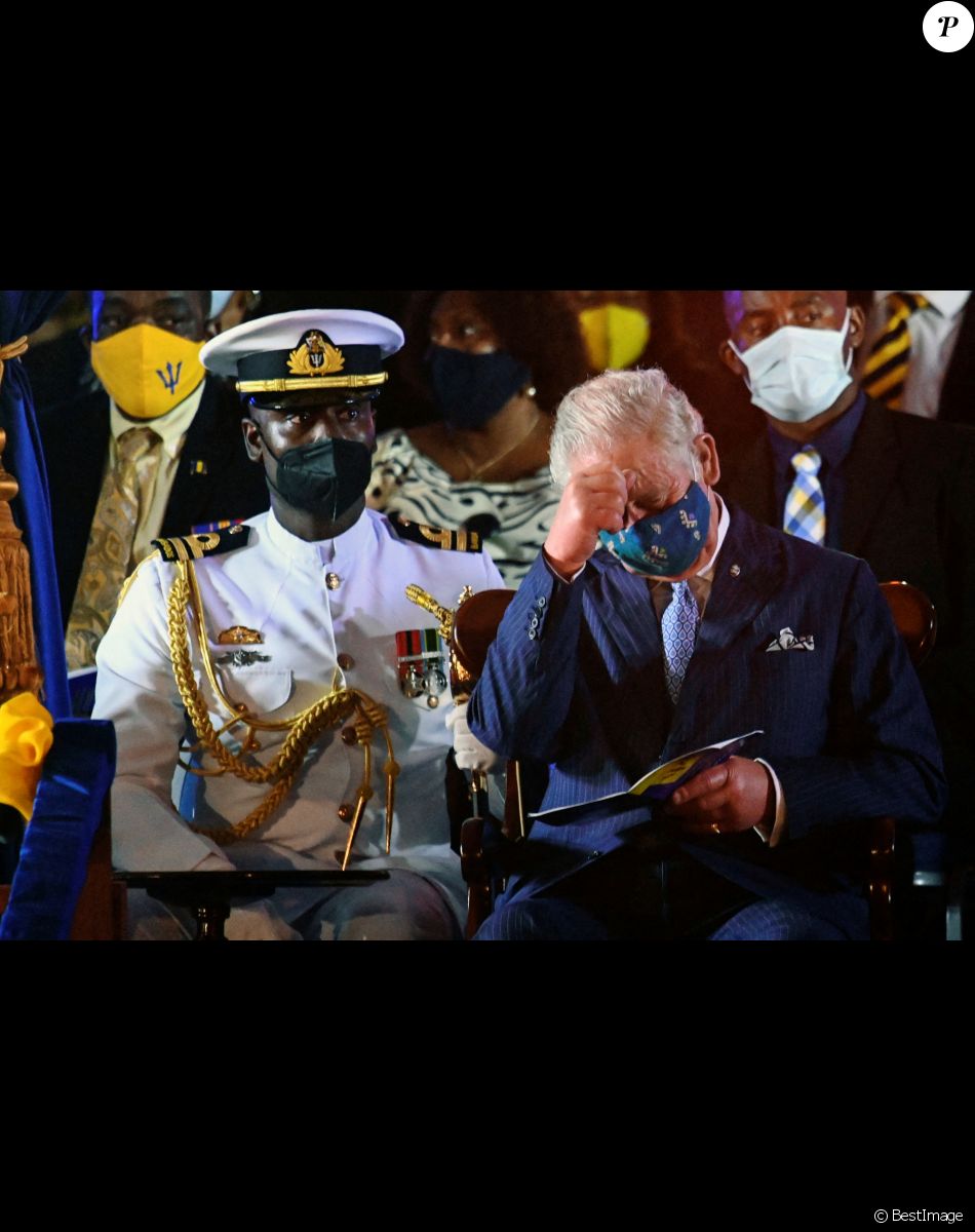 Le prince Charles, prince de Galles - Le prince Charles, prince de Galles assiste à la cérémonie d'investiture présidentielle en présence de Rihanna à Heroes Square à Bridgetown à la Barbade.