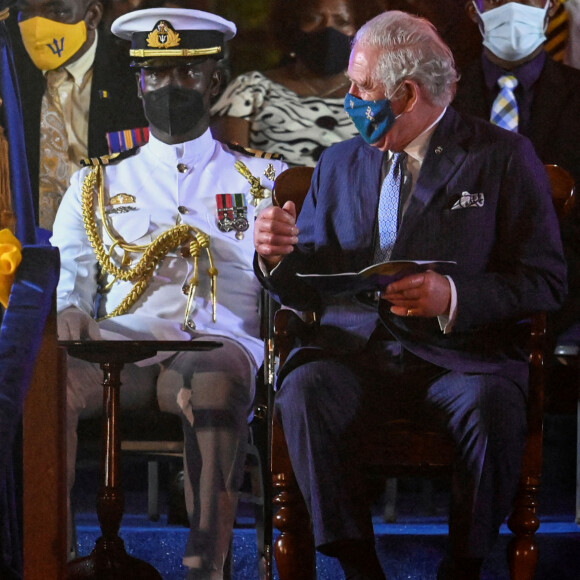 Garfield Sobers, Le prince Charles, prince de Galles - Le prince Charles, prince de Galles assiste à la cérémonie d'investiture présidentielle en présence de Rihanna à Heroes Square à Bridgetown à la Barbade le 29 novembre 2021.