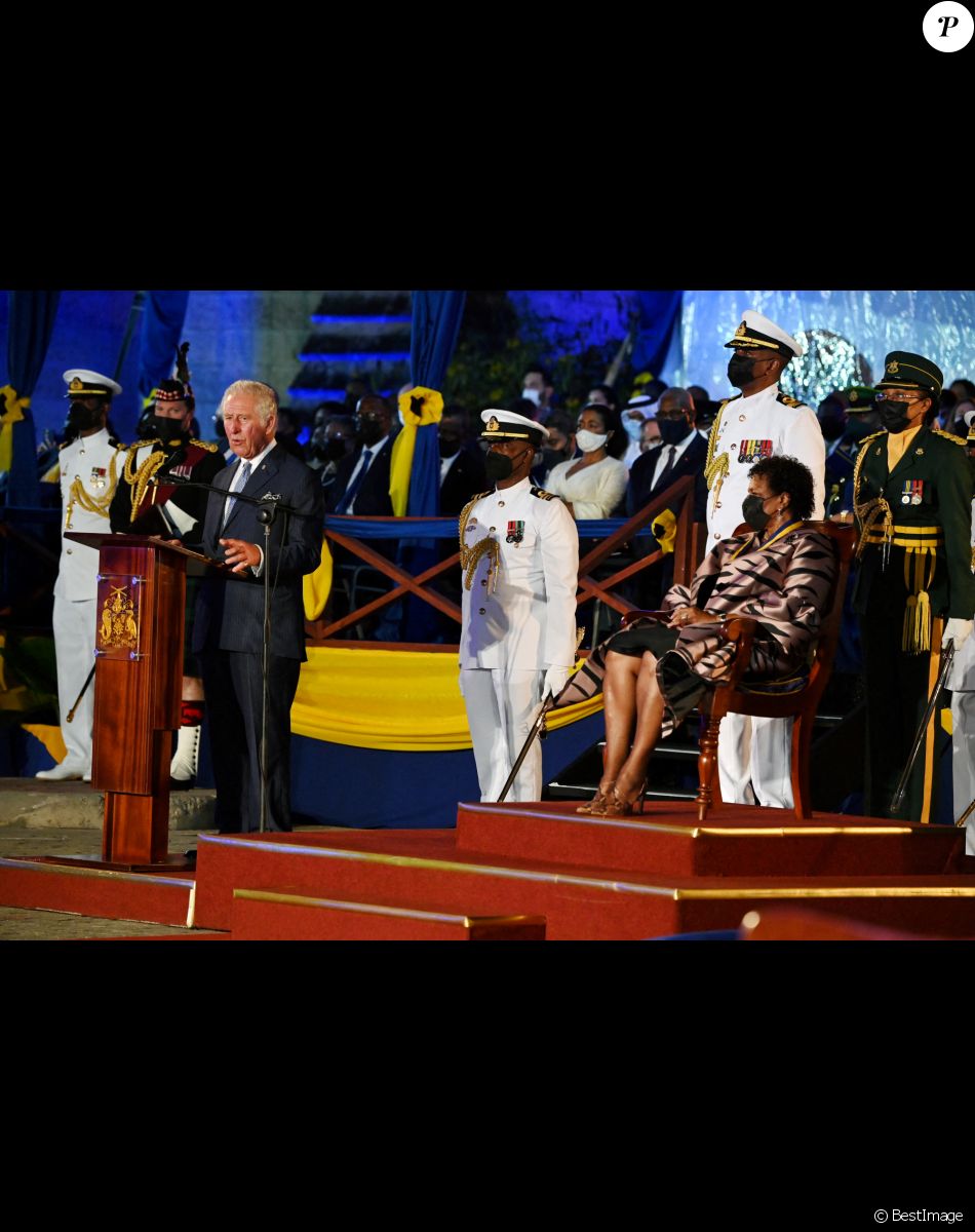 Le prince Charles, prince de Galles, Sandra Mason nouvelle présidente de la Barbade - Le prince Charles, prince de Galles assiste à la cérémonie d'investiture présidentielle en présence de Rihanna à Heroes Square à Bridgetown à la Barbade le 29 novembre 2021.