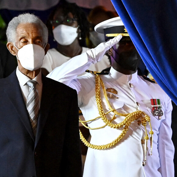 Le prince Charles, prince de Galles - Le prince Charles, prince de Galles assiste à la cérémonie d'investiture présidentielle en présence de Rihanna à Heroes Square à Bridgetown à la Barbade.