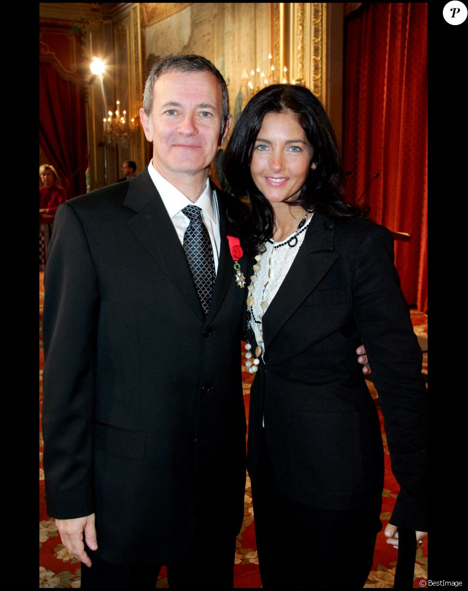 Cristiana Reali - Francis Huster est fait officier de la Légion d'honneur par Jacques Chirac au Palais de l'Elysée.