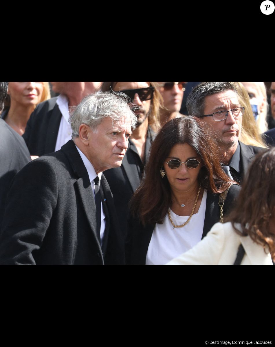 Francis Huster, Cristiana Reali - Sorties - Obsèques de Jean-Paul Belmondo en l'église Saint-Germain-des-Prés, à Paris le 10 septembre 2021. © Dominique Jacovides / Bestimage