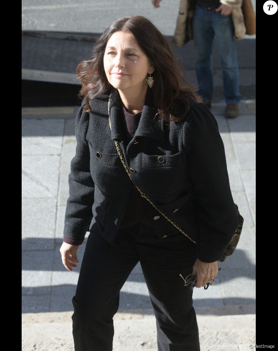 Cristina Reali lors des obsèques de François Florent (de son vrai nom François Eichholtzer, fondateur du Cours Florent d'art dramatique à Paris) en l'église Saint Roch à Paris. Le 4 octobre 2021. © Bestimage