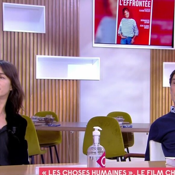 Yvan Attal et Charlotte étaient les invités de "C à Vous" pour présenter le film "Les choses humaines".