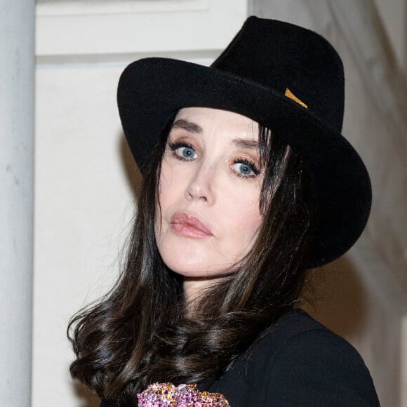 Isabelle Adjani lors de la soirée en l'honneur du don de C.Chao d'une broche de sa collection "Annual Butterfly" à la Galerie de Bijoux du Musée des Arts Décoratifs de Paris, le 20 janvier 2020. © Julio Piatti/Bestimage