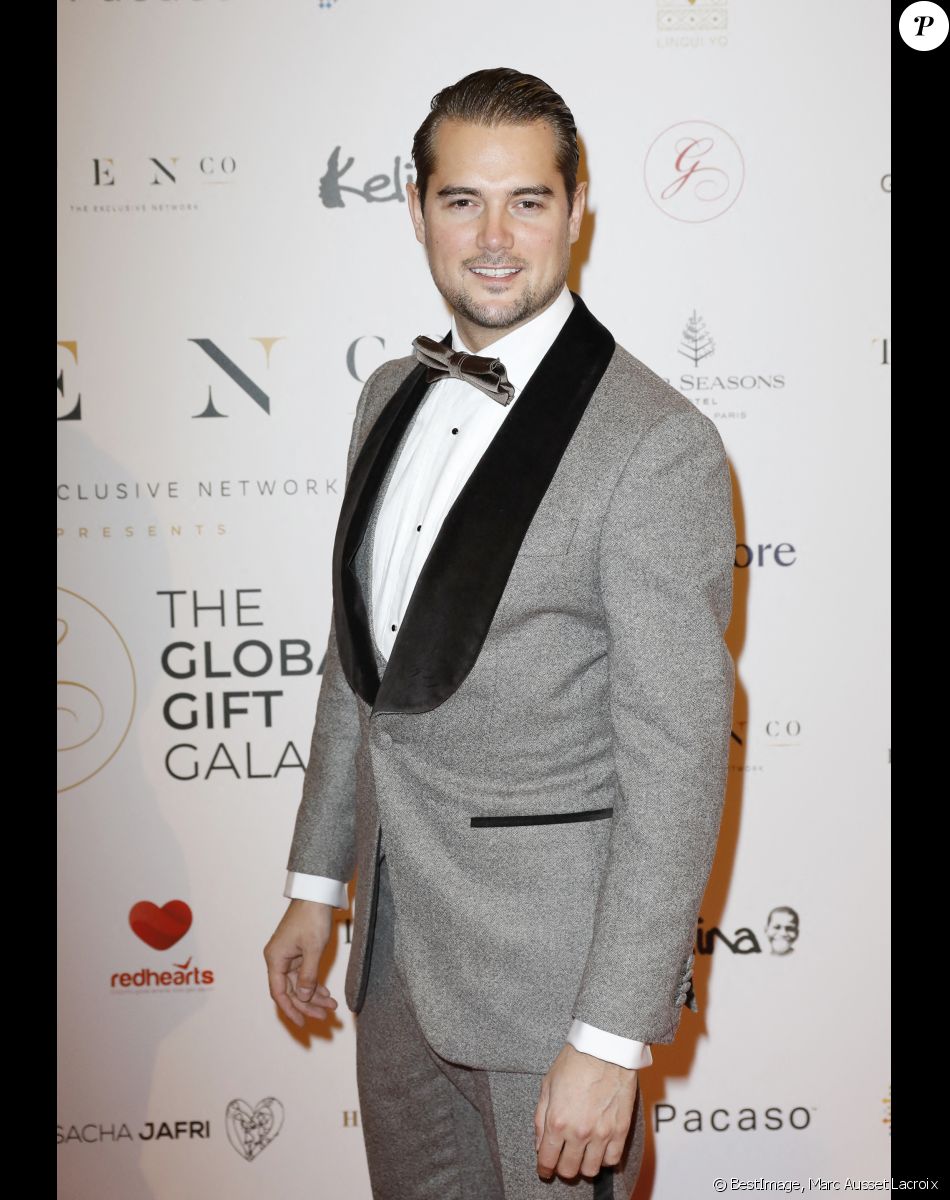 Victor (compagnon de Capucine Anav) - Photocall de la 10ème édition du "Global Gift Gala 2021" à l'hôtel Four Seasons Hotel George V à Paris le 30 octobre 2021. © Marc Ausset Lacroix/Bestimage