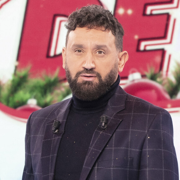 Exclusif - Cyril Hanouna - Sur le plateau de l'émission TPMP (Touche Pas à Mon Poste) présentée par C.Hanouna le 23 novembre 2021. sur C8 - Paris le 23 novembre 2021. © Jack Tribeca / Bestimage