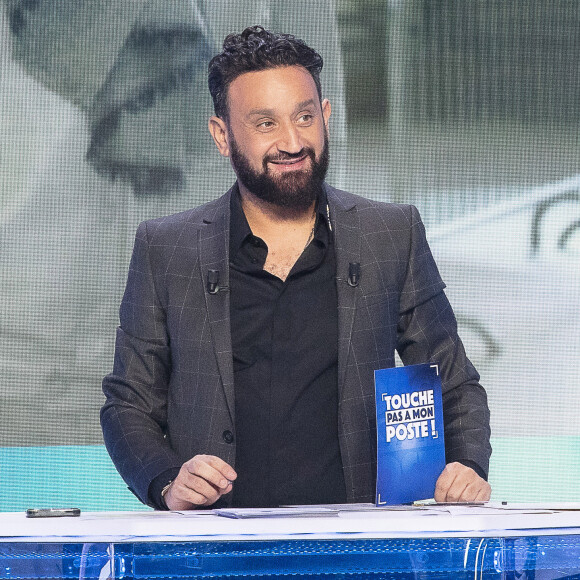 Exclusif - Cyril Hanouna sur le plateau de l'émission TPMP (Touche Pas à Mon Poste) présentée par C.Hanouna sur C8, à Paris, France, le 10 novembre 2021. © Jack Tribeca/Bestimage