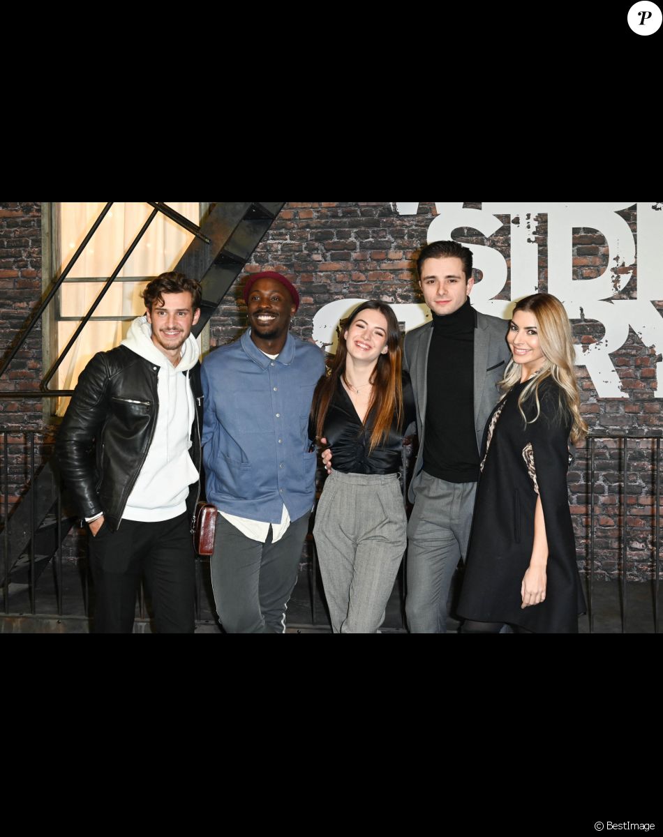Adrien Caby, Joël Luzolo, Elsa Bois, Samuel Texier et Candice Pascal à l'avant-première du film "West Side Story" réalisé par Steven Spielberg au Grand Rex à Paris le 2 décembre 2021. © Coadic Guirec/Bestimage