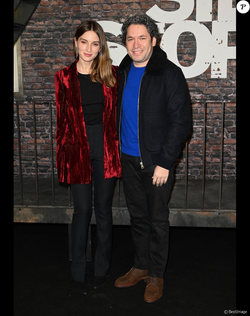 Gustavo Dudamel et sa femme Maria Valverde à l'avant-première du film "West Side Story" réalisé par Steven Spielberg au Grand Rex à Paris le 2 décembre 2021. © Coadic Guirec/Bestimage
