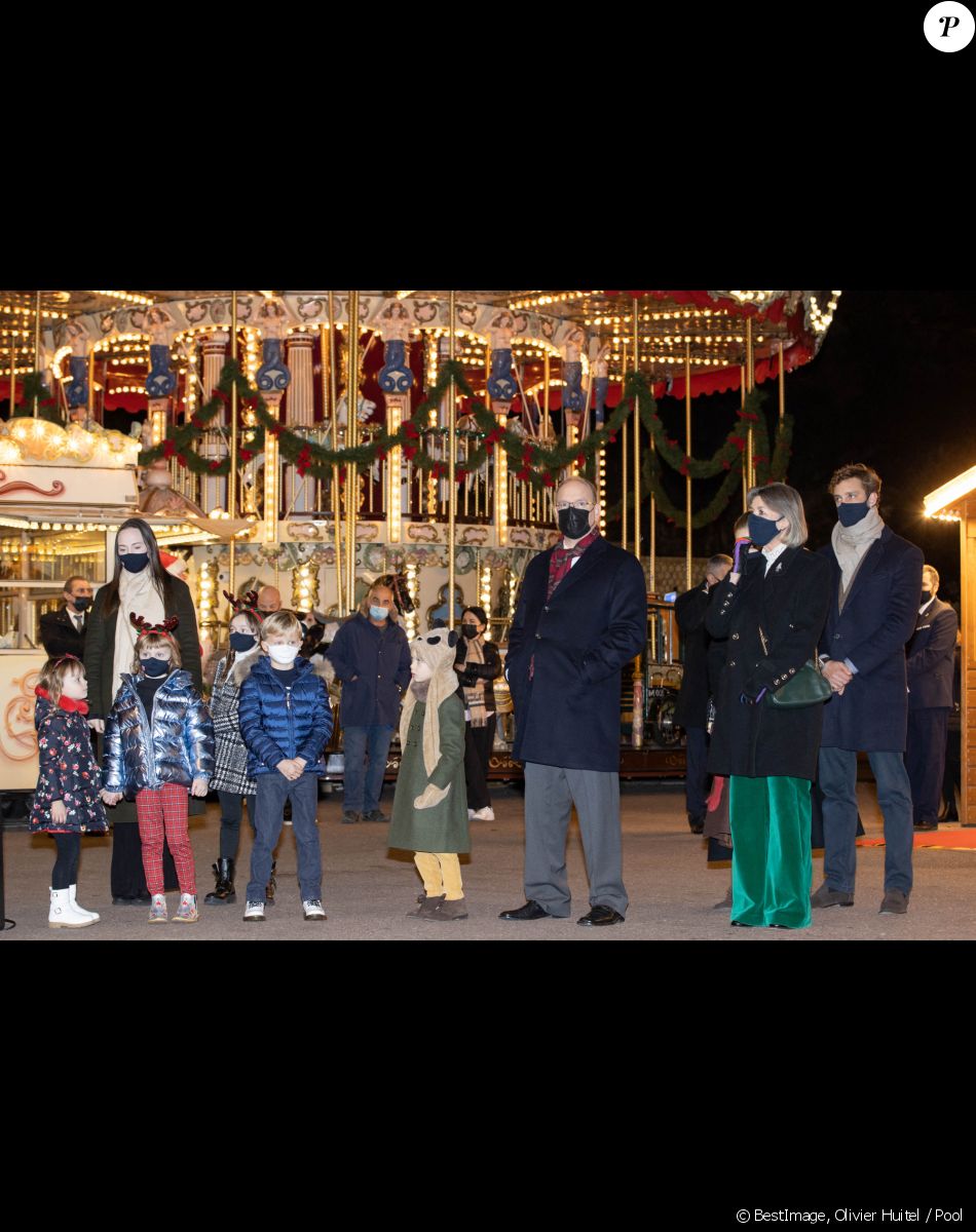 Ouverture du marché de Noël à Monaco en présence du prince Albert II, de ses enfants le prince Jacques, la princesse Gabriella, de la princesse Caroline de Hanovre, de Pierre Casiraghi, sa femme Béatrice Borromeo, de leurs enfants Francesco et Stefano, de Roisin Wittstock et de ses enfants Kaia Rose et Bodie à Monaco le 3 décembre 2021. © Olivier Huitel / Pool / Bestimage