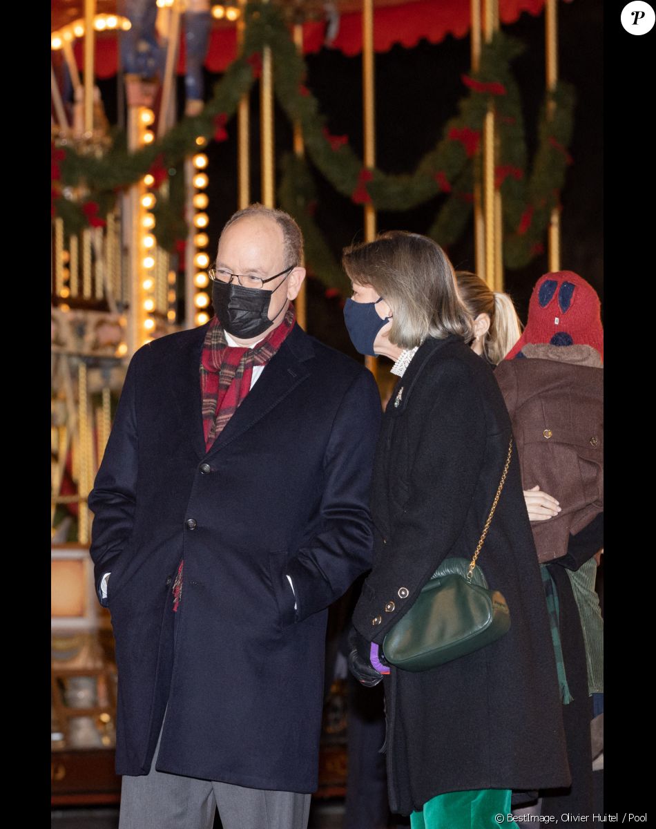 Ouverture du marché de Noël à Monaco en présence du prince Albert II, de ses enfants le prince Jacques, la princesse Gabriella, de la princesse Caroline de Hanovre, de Pierre Casiraghi, sa femme Béatrice Borromeo, de leurs enfants Francesco et Stefano, de Roisin Wittstock et de ses enfants Kaia Rose et Bodie à Monaco le 3 décembre 2021. © Olivier Huitel / Pool / Bestimage