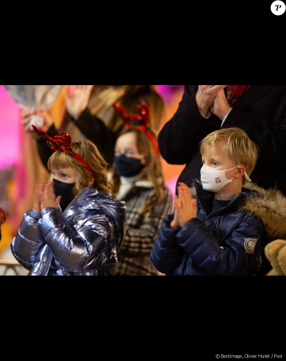 Ouverture du marché de Noël à Monaco en présence du prince Albert II, de ses enfants le prince Jacques, la princesse Gabriella, de la princesse Caroline de Hanovre, de Pierre Casiraghi, sa femme Béatrice Borroméo , de leurs enfants Francesco et Stefano, de Roisin Wittstock et de ses enfants Kaia Rose et Bodie à Monaco le 3 décembre 2021. © Olivier Huitel / Pool / Bestimage