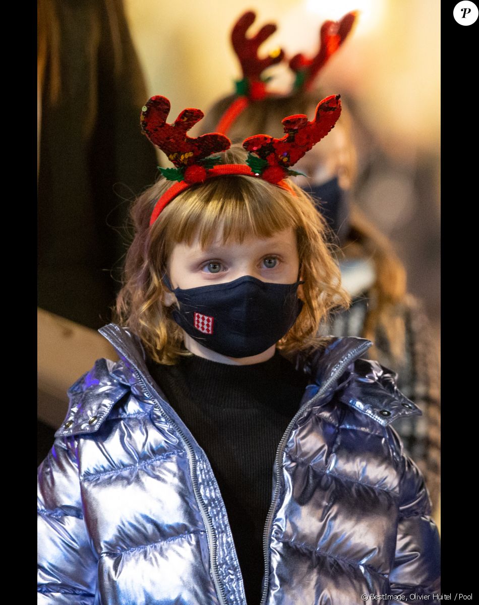 Ouverture du marché de Noël à Monaco en présence du prince Albert II, de ses enfants le prince Jacques, la princesse Gabriella, de la princesse Caroline de Hanovre, de Pierre Casiraghi, sa femme Béatrice Borroméo , de leurs enfants Francesco et Stefano, de Roisin Wittstock et de ses enfants Kaia Rose et Bodie à Monaco le 3 décembre 2021. © Olivier Huitel / Pool / Bestimage