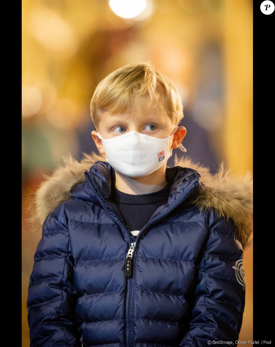 Ouverture du marché de Noël à Monaco en présence du prince Albert II, de ses enfants le prince Jacques, la princesse Gabriella, de la princesse Caroline de Hanovre, de Pierre Casiraghi, sa femme Béatrice Borroméo , de leurs enfants Francesco et Stefano, de Roisin Wittstock et de ses enfants Kaia Rose et Bodie à Monaco le 3 décembre 2021. © Olivier Huitel / Pool / Bestimage