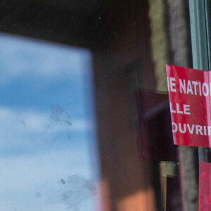 La maison en construction de Delphine Jubillar (Aussaguel) , disparue sans laisser de traces depuis le 16 décembre 2020 à Cagnac les Mines dans le Tarn. Un gendarme et une équipe du service des eaux ont mené des investigations pour chercher des traces dans le réseau raccordé à la maison. Le 7 janvier 2021  © Frédéric Maligne / Bestimage