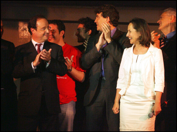 François Hollande, Thomas Hollande, Arnaud Montebourg , Ségolène Royal - Meeting au parti socialiste lors des présidentielles 2007