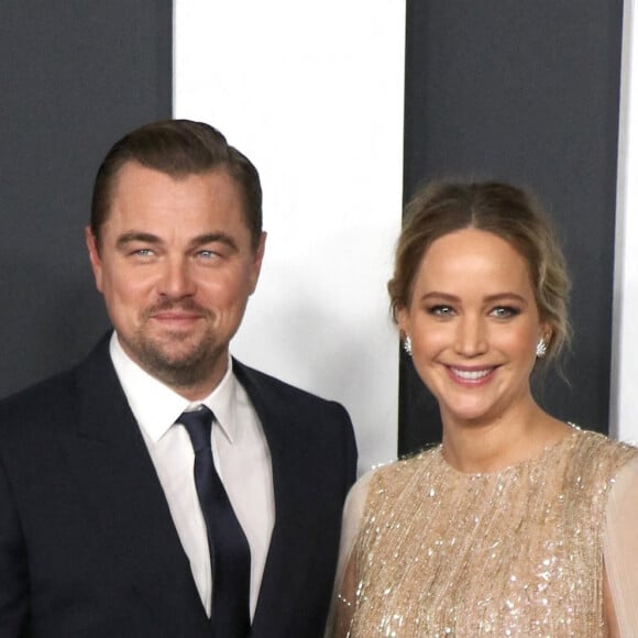 Leonardo DiCaprio et Jennifer Lawrence (enceinte) à la première du film "Don't Look Up" à New York, le 5 décembre 2021.