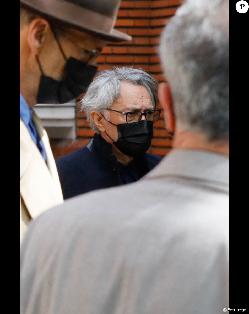 Richard Berry lors de la sortie des obsèques de Jean-Yves Bouvier en l'église Notre-Dame d'Auteuil, chapelle Sainte Bernadette à Paris le 19 mai 2021.