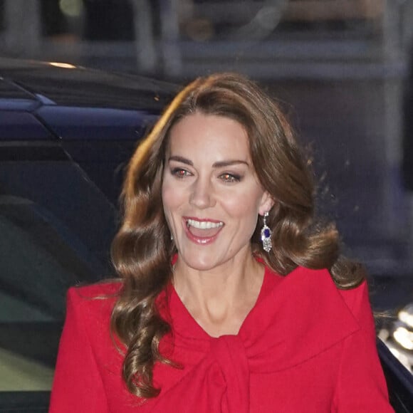 Le prince William, duc de Cambridge, et Catherine (Kate) Middleton, duchesse de Cambridge, assistent au service de chant communautaire Together At Christmas à l'abbaye de Westminster, à Londres, Royaume Uni, le 8 décembre 2021. 