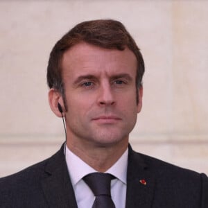 Le président de la République française, Emmanuel Macron et le nouveau Chancelier de la République fédérale d'Allemagne lors d'une conférence de presse au palais de l'Elysée à Paris, France, le 10 décembre 2021