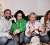 guest, Sandra Sisley, Valérie Damidot et sa fille Roxanne - Concours du pull kitsch de Noël au Gypsi Motel à Paris le 14 décembre 2021.