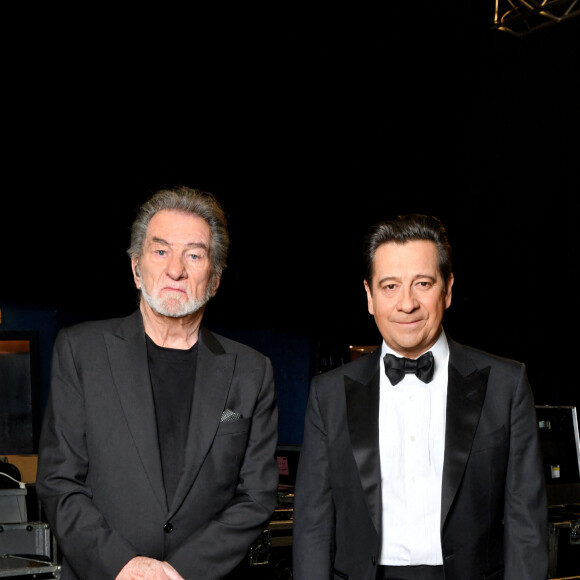 Exclusif - Eddy Mitchell, Laurent Gerra - Backstage - Enregistrement de l'émission "Un soir à Monaco avec Laurent Gerra" sur la scène de la salle des Etoiles du Monte-Carlo Sporting à Monaco, diffusée le 18 décembre 2021 à 21h05. © Bruno Bebert / Bestimage