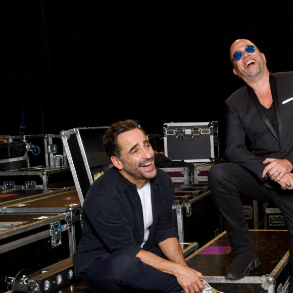 Exclusif - Florent Peyre, Pascal Obispo, Vincent Niclo - Backstage - Enregistrement de l'émission "Un soir à Monaco avec Laurent Gerra" sur la scène de la salle des Etoiles du Monte-Carlo Sporting à Monaco, diffusée le 18 décembre 2021 à 21h05. © Bruno Bebert / Bestimage