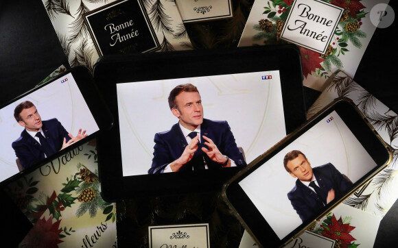 Captures d'écran de l'interview du président Emmanuel Macron retransmise sur TF1 et LCI le 15 décembre 2021.