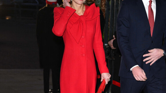 Kate Middleton dégaine le pull de Noël : strass et petites fleurs... Il coûte une fortune !