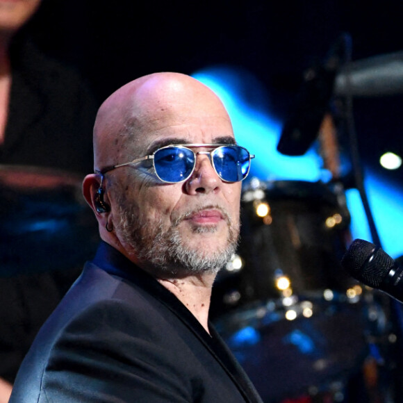 Exclusif - Pascal Obispo - Enregistrement de l'émission "Un soir à Monaco avec Laurent Gerra" sur la scène de la salle des Etoiles du Monte-Carlo Sporting à Monaco, diffusée le 18 décembre 2021 à 21h05.  © Bruno Bebert / Bestimage 