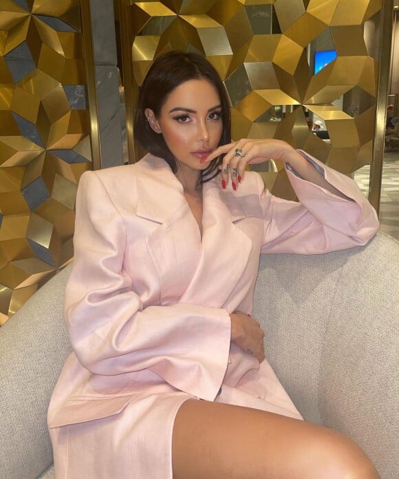 Nabilla, comblée d'amour par son mari Thomas Vergara et leur fils Milann.