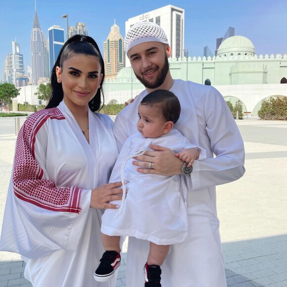 Tarek Benattia, frère de Nabilla, marié à sa belle Camélia et papa d'un petit Liaam.