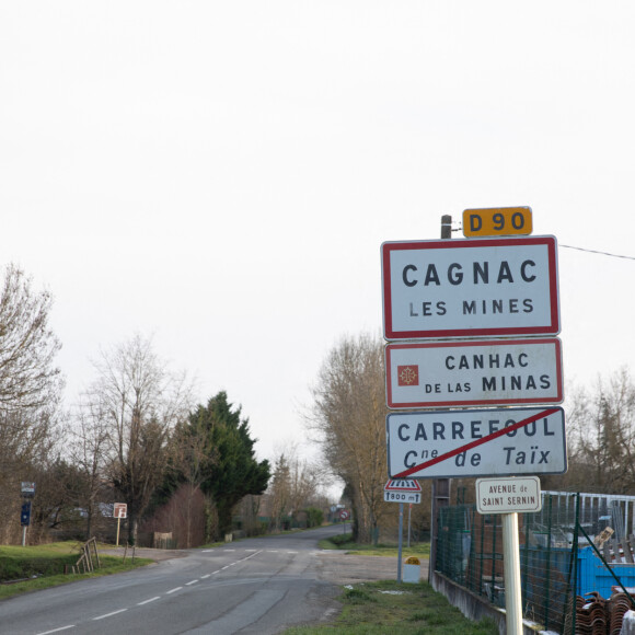 La maison en construction de Delphine Jubillar (Aussaguel) , disparue sans laisser de traces depuis le 16 décembre 2020 à Cagnac les Mines dans le Tarn. Un gendarme et une équipe du service des eaux ont mené des investigations pour chercher des traces dans le réseau raccordé à la maison. Le 7 janvier 2021  © Frédéric Maligne / Bestimage