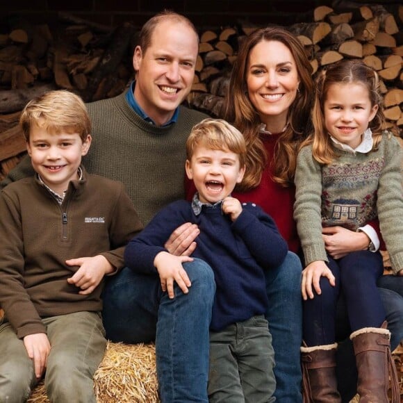 Le prince William, Kate Middleton et leurs trois enfants, le prince George, la princesse Charlotte et le prince Louis ont assisté à une messe de Noël.