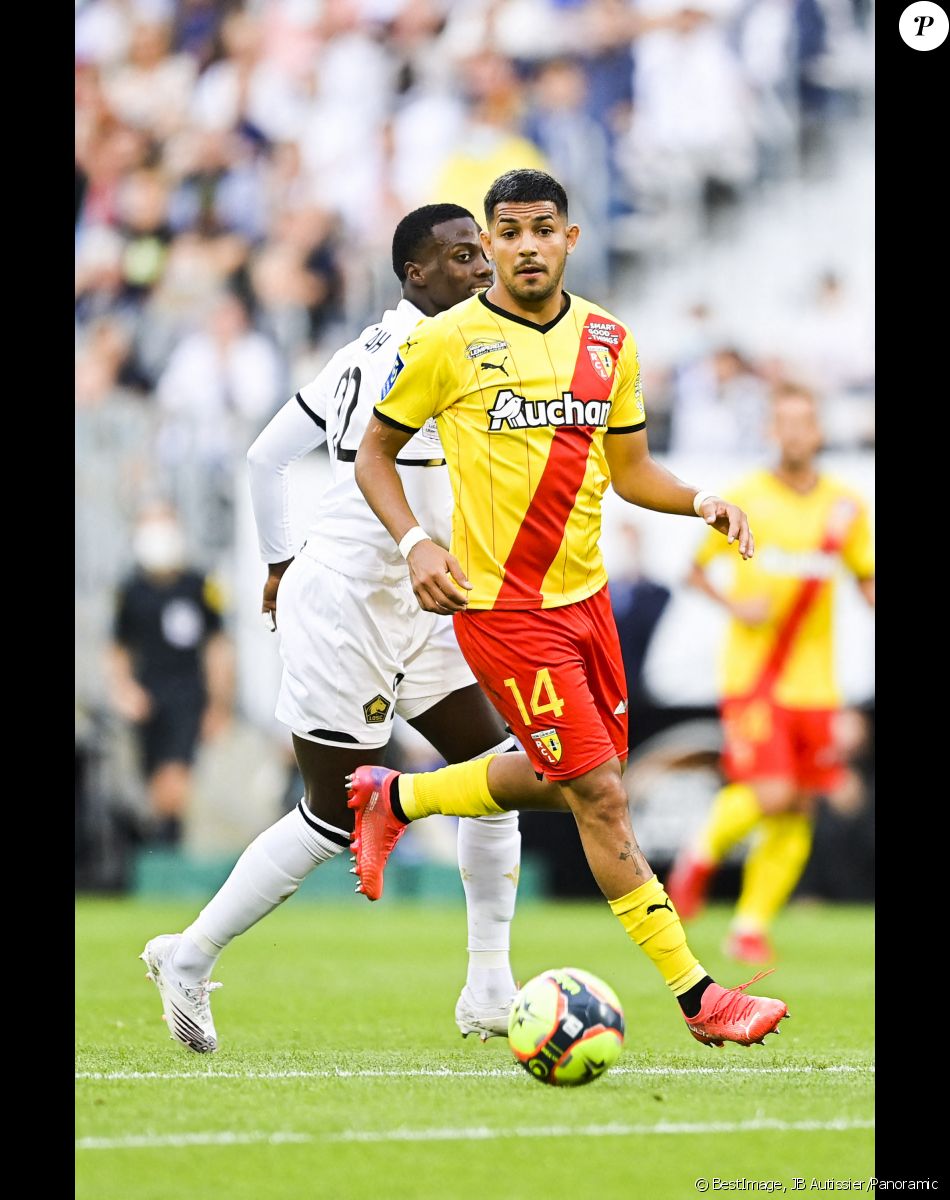 Facundo Medina (RC Lens) - Match de football en ligue 1 Uber Eats : Lens remporte la victoire 1 à 0 face à Lille le 18 septembre 2021. © JB Autissier/Panoramic/Bestimage