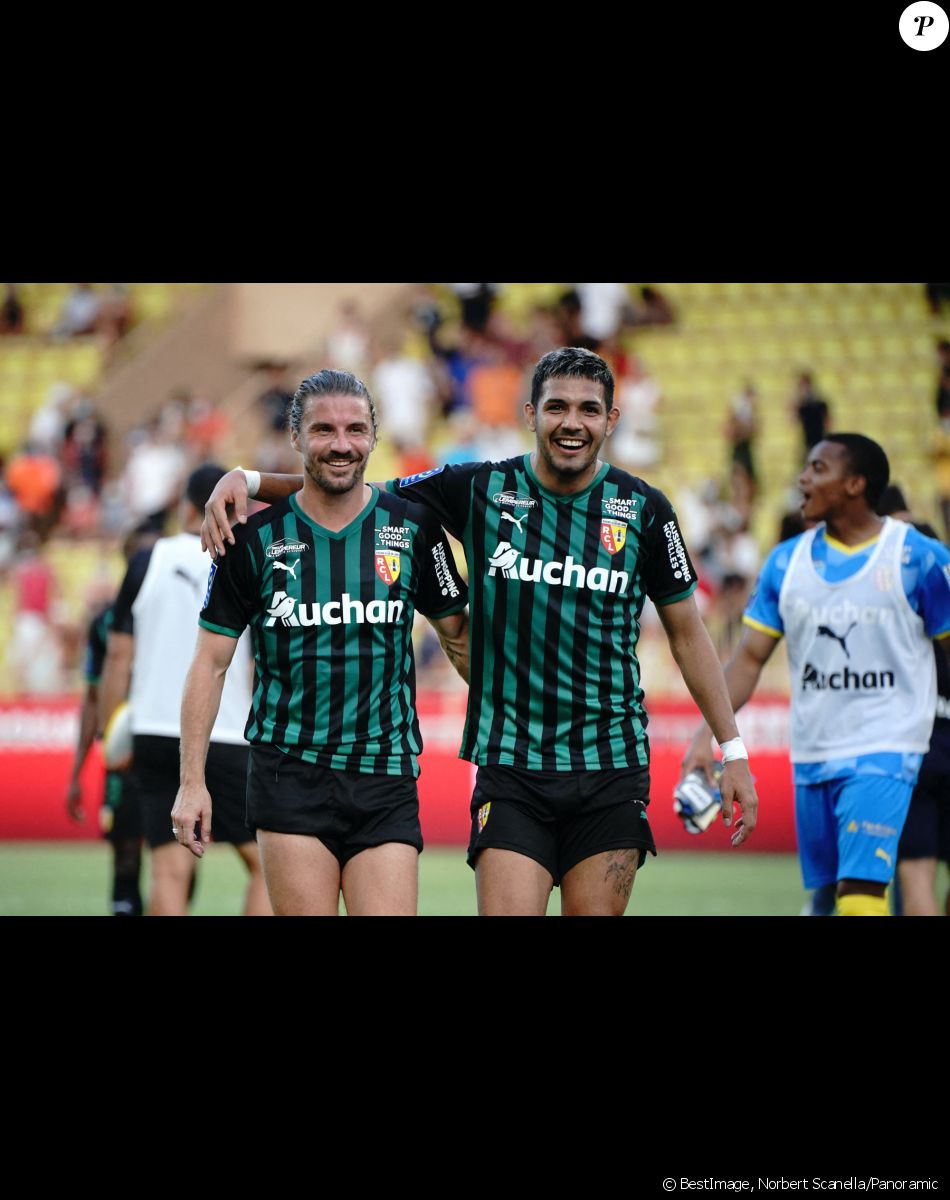 Yannick Cahuzac (RC Lens) - Facundo Medina (RC Lens) lors du match de championnat de Ligue 1 Uber Eats opposant AS Monaco au RC Lens au stade Louis II à Monaco, le 21 août 2021. Le RCL a gagné 2-0. © Norbert Scanella/Panoramic/Bestimage