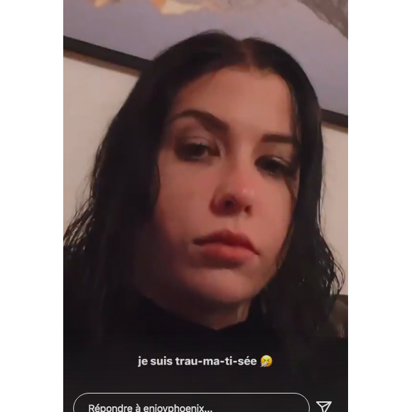 EnjoyPhoenix raconte sa mésaventure survenue en plein séjour de ski en Suisse, sur Instagram le 27 décembre 2021.