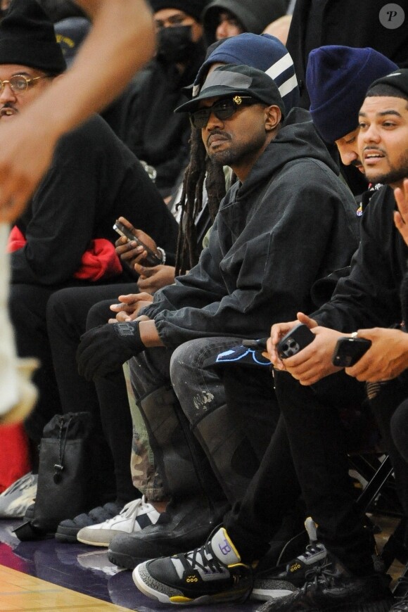 Kanye West assiste à un match de basketball à la Donda Academy à Whittier, le 22 décembre 2021.