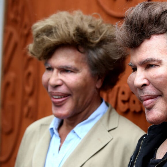 Les frères Igor et Grichka Bogdanoff (Bogdanov) - Village lors du Tournoi de Roland-Garros à Paris, le 28 mai 2016. © Dominique Jacovides/Bestimage